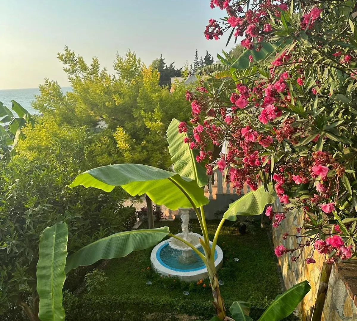 Hotel Ramosaco Radhimë